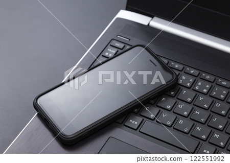 手提電腦和智能手機 手提電腦和智能手機 122551992