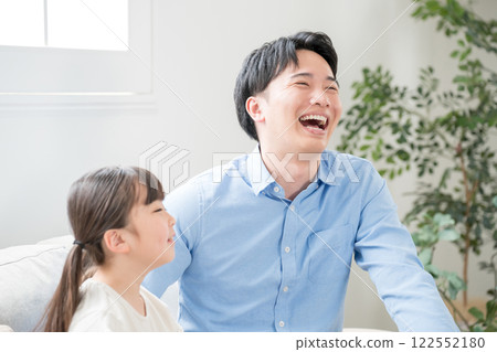 女兒 父親和女兒 父母和小孩 122552180