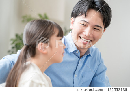 daughter, father and daughter, parenthood 122552186