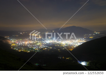 黎明前的由布院晨霧(大分縣由布市由布院) 黎明前的由布院晨霧(大分縣由布市由布院) 122552650