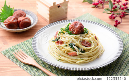 日式梅子銀魚義大利麵 122555240