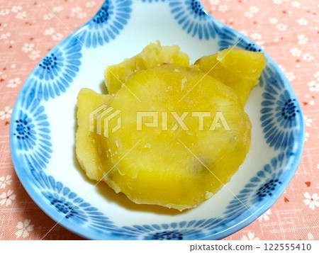 Compote of sweet potato 122555410