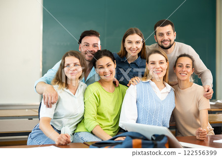 Group of cheerful university students 122556399