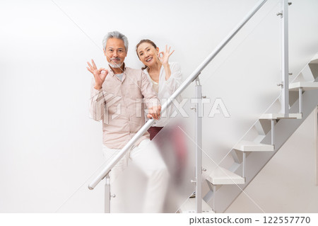 微笑的年長夫婦 122557770