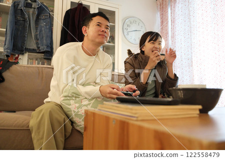 Gaming with Friend Gaming with Friend 122558479
