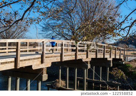 Running across the bridge 122558852