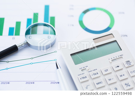 商業圖表和放大鏡和計算器 商業圖表和放大鏡和計算器 122559498