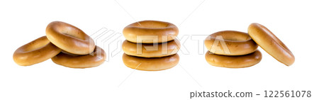 Bagels baked goods on white isolated background 122561078