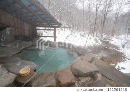 Yukimi open-air bath Shinhotaka Onsen 122561218