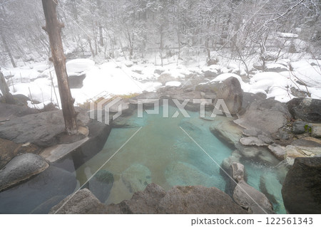 Yukimi open-air bath Shinhotaka Onsen 122561343