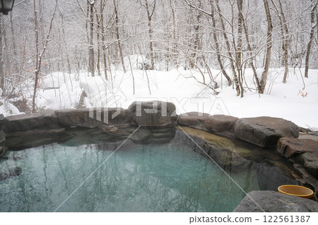 Yukimi open-air bath Shinhotaka Onsen 122561387