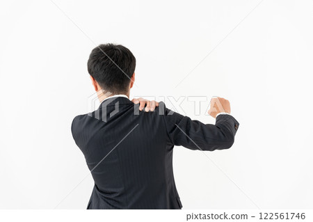 肩膀僵硬的商人，後視 122561746