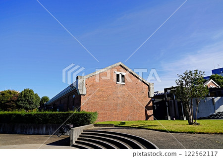 Osaka Suita Former Asahikawa Spinning Factory Raw Cotton Warehouse 122562117