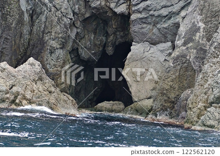 兵庫濱坂田島三浦龍宮洞門(初夏) 兵庫濱坂田島三浦龍宮洞門(初夏) 122562120