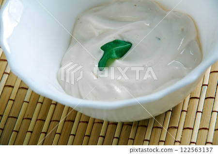 Garlic-lemon Sauce Garlic-lemon Sauce 122563137