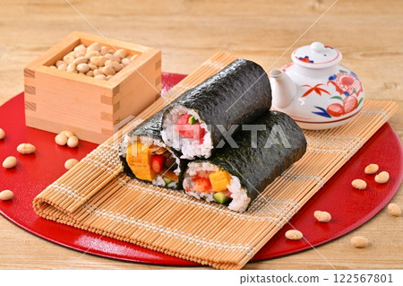 節分惠方捲和幸運豆的圖像。幸運符、避邪和二月活動。 122567801