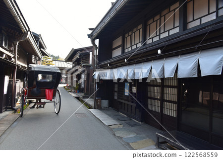 Old townscape of Hida Takayama 122568559