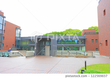 View of the Tokyo Metropolitan Art Museum in Taito Ward, Tokyo 122569837