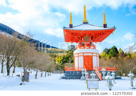 Donzan Kannonji Temple in winter, Sasaguri Town, Fukuoka Prefecture 122570302