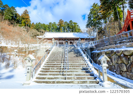 Donzan Kannonji Temple in winter, Sasaguri Town, Fukuoka Prefecture Donzan Kannonji Temple in winter, Sasaguri Town, Fukuoka Prefecture 122570305