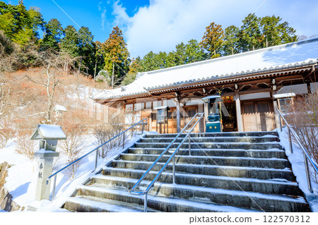 Donzan Kannonji Temple in winter, Sasaguri Town, Fukuoka Prefecture 122570312