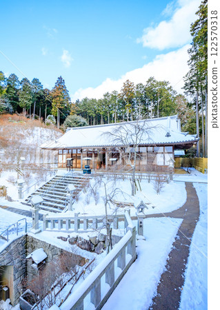Donzan Kannonji Temple in winter, Sasaguri Town, Fukuoka Prefecture Donzan Kannonji Temple in winter, Sasaguri Town, Fukuoka Prefecture 122570318