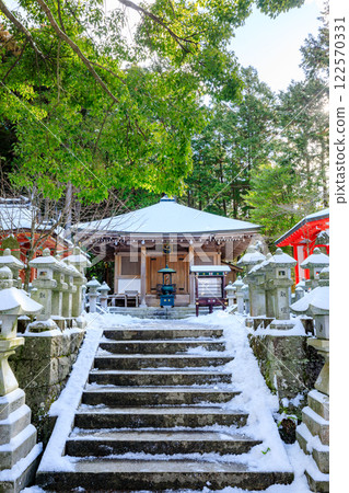 Donzan Kannonji Temple in winter, Sasaguri Town, Fukuoka Prefecture Donzan Kannonji Temple in winter, Sasaguri Town, Fukuoka Prefecture 122570331