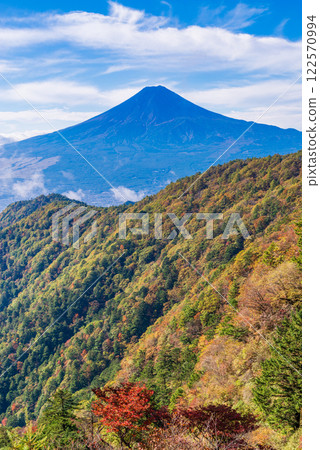 [山梨縣] 黎明時分從三峠山眺望富士山 122570994