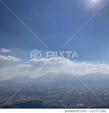 Blue skies and mountains - Yamada, Aso City 122571282