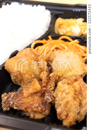 A delicious fried chicken bento with Neapolitan pasta A delicious fried chicken bento with Neapolitan pasta 122572433