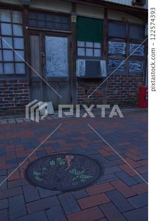 Tamashima Townscape: Tsurimachi Shopping Street, Kurashiki City, Okayama Prefecture 122574393