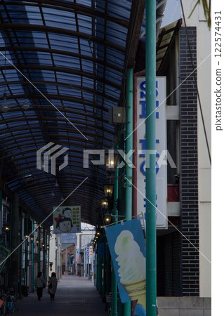 玉島街道：岡山縣倉敷市釣町購物街 122574431
