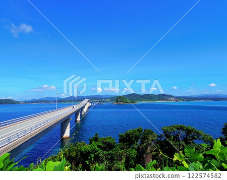 Tsunoshima Bridge as seen from Tsunoshima Island (Shimonoseki City, Yamaguchi Prefecture) 122574582