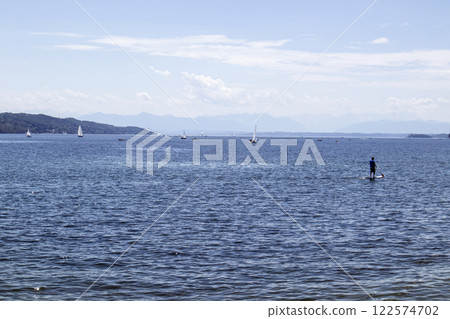 Lake Starnberger See in Bavaria, Germany 122574702