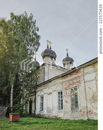 Ancient Epiphany Church in Kalyazin. Vertical view. 122575616