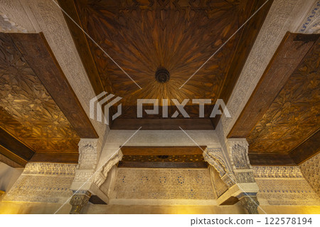 Arabic interiors of Nasrid Palace, Alhambra palace comple, Generalife and Albayzin (Generalife y Albaicin de Granada), UNESCO site, Granada, Andalusia, Spain 122578194