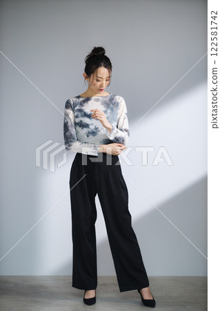 Beauty image of women in their twenties Beauty image of women in their twenties 122581742