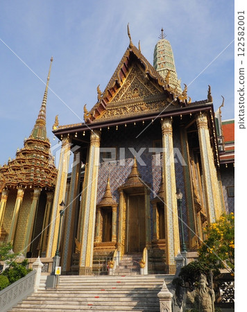 The Three Great Temples of Wat Phra Kaew 122582001