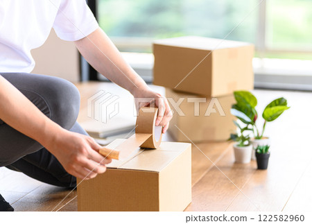  企業形象 122582960