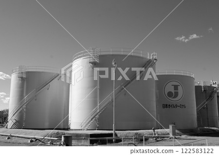 Oil tank Oil tank 122583122