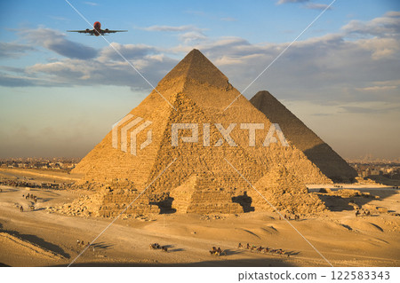 吉薩三大金字塔雄偉壯觀，被列為世界遺產 122583343