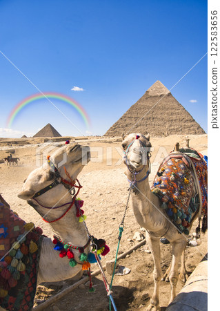 World Heritage Site: The Great Pyramids of Giza and Camels 122583656
