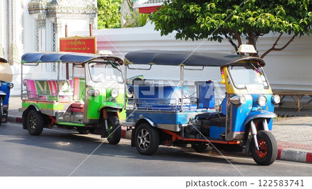 Bangkok Tuk Tuk 122583741