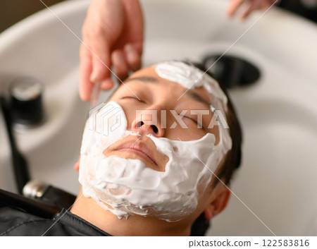 Hair salon Carbonated pack 122583816