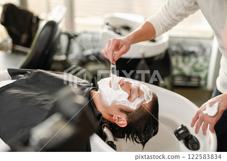 Hair salon Carbonated pack 122583834