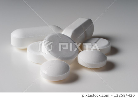 Medical pills 122584420