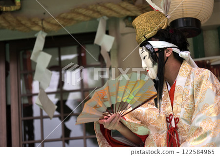 Iwami Kagura: Dedicated to the Shrine by Inadahime 122584965