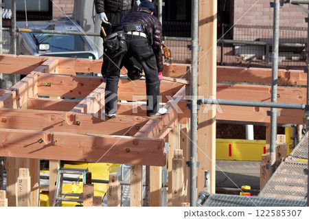 在建和施工前 122585307