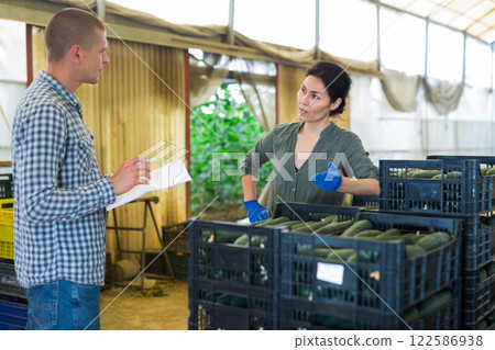 Man and woman talking about harvest Man and woman talking about harvest 122586938