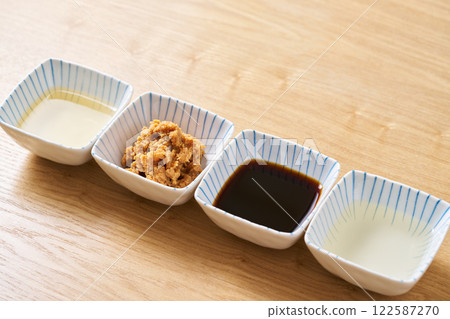Fermented seasonings: miso, mirin, soy sauce, vinegar 122587270